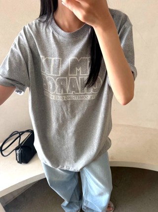 灰色