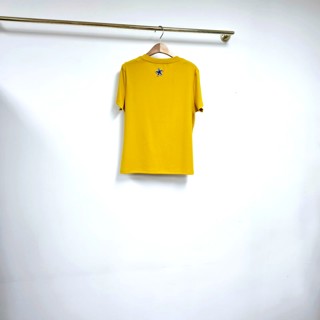 黄色