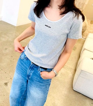 灰色