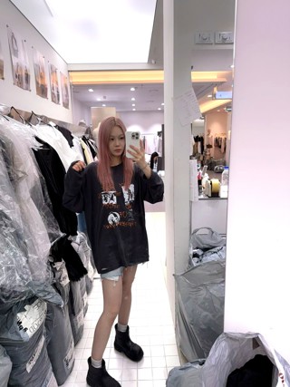 黑色