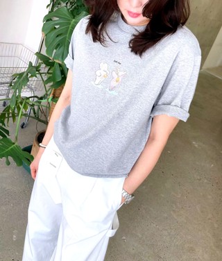 灰色