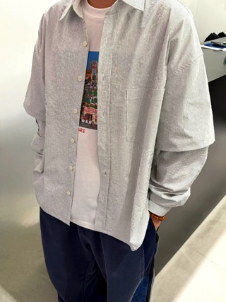 灰色