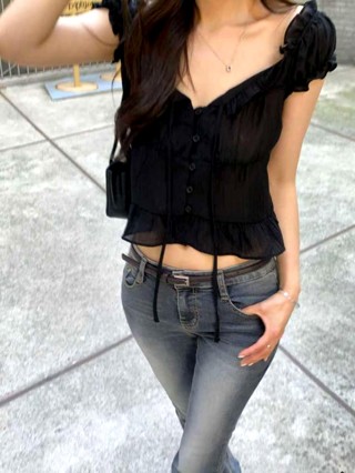 黑色