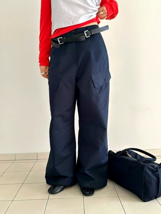深蓝色