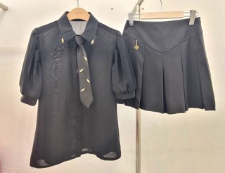 白色