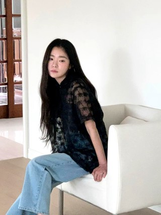 黑色