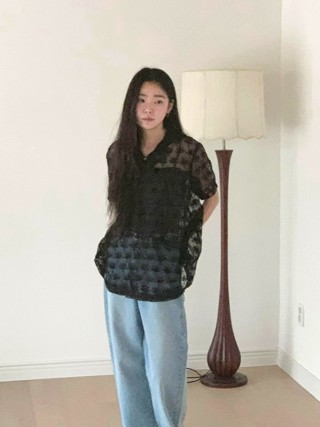 黑色