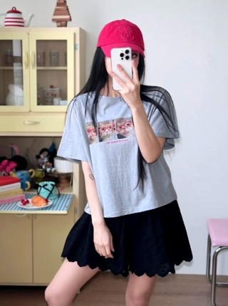 灰色
