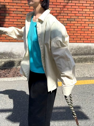 蓝色