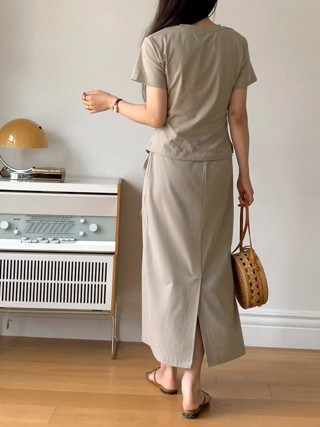 黑色