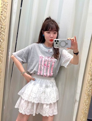 灰色