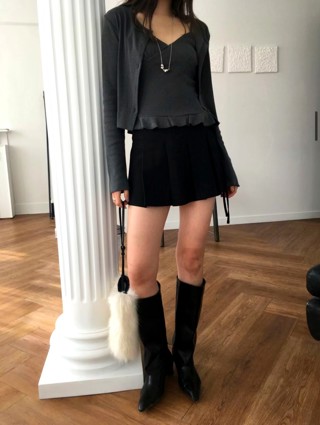 黑色