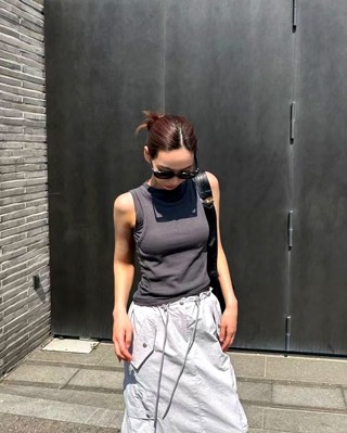 黑色