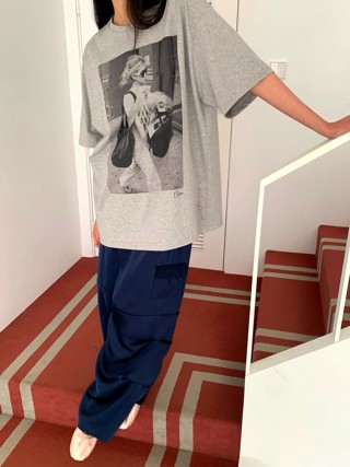 灰色