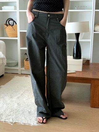 黑色