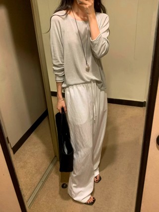 灰色
