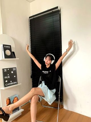 黑色