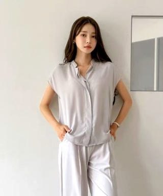 灰色