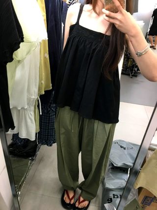 黑色