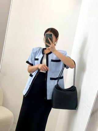 蓝色