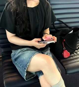 黑色