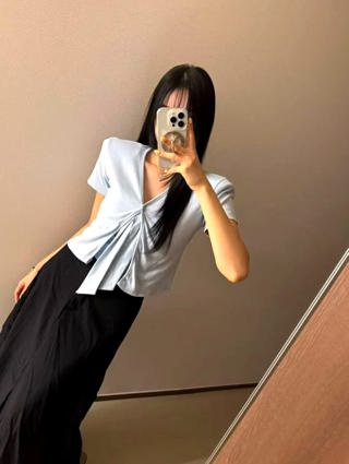 蓝色
