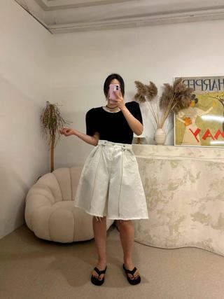 白色