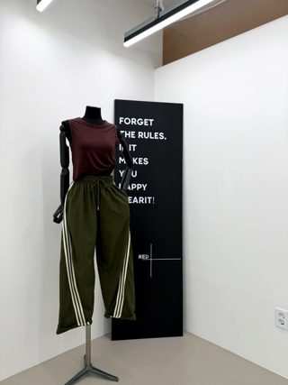 深棕色