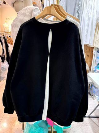 黑色