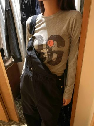 灰色