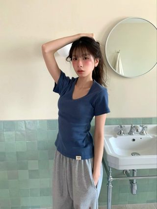 蓝色