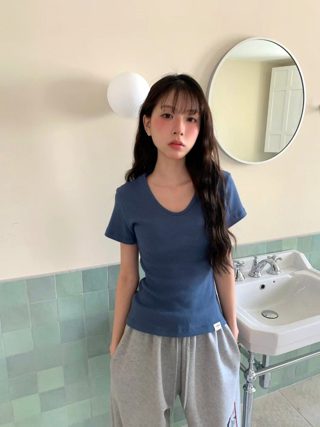 蓝色