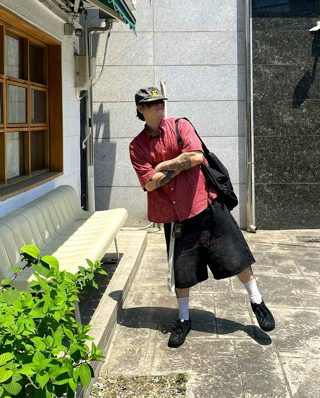 红色