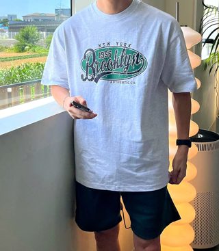 灰色