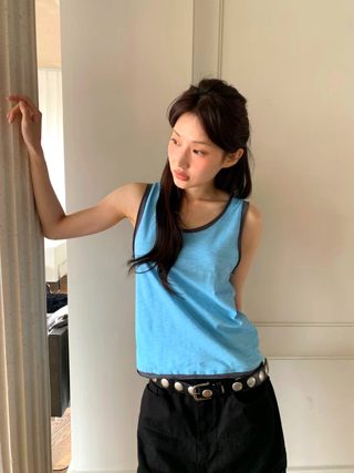 蓝色