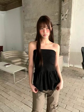 黑色