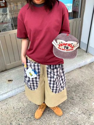 酒红色