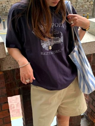深蓝色