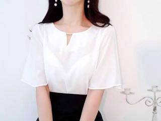 白色