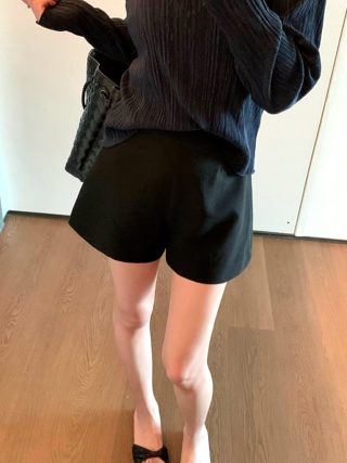 黑色