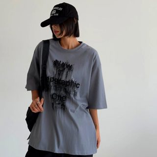 灰色