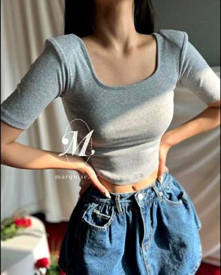 灰色
