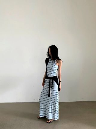 天蓝色