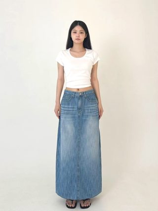 浅蓝色