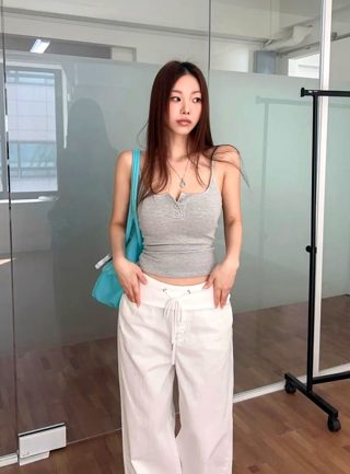 灰色