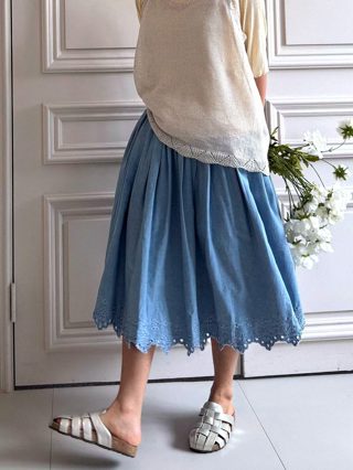 浅黄色