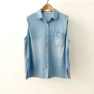 浅蓝色