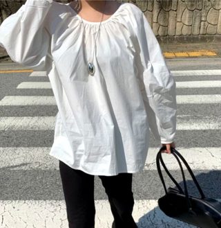 黑色