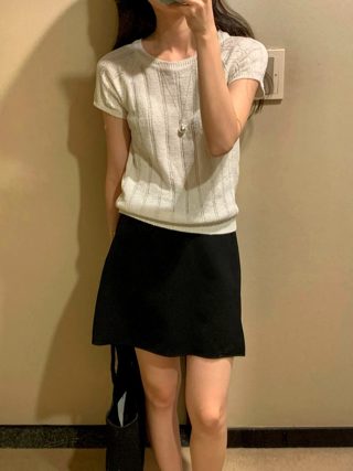 白色