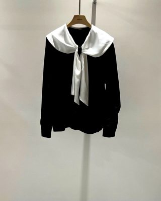 黑色